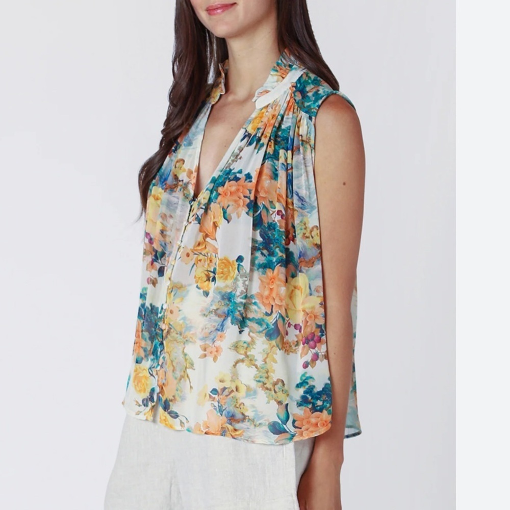 Black Tape Sleeveless Floral Blouse covered buttons medium